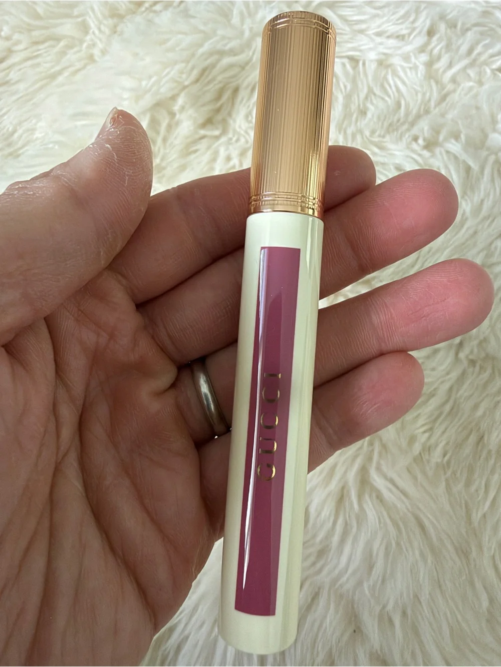 Gucci Glow Oil in Water Tint Liquid Lipstick 225 Marianne Mauve